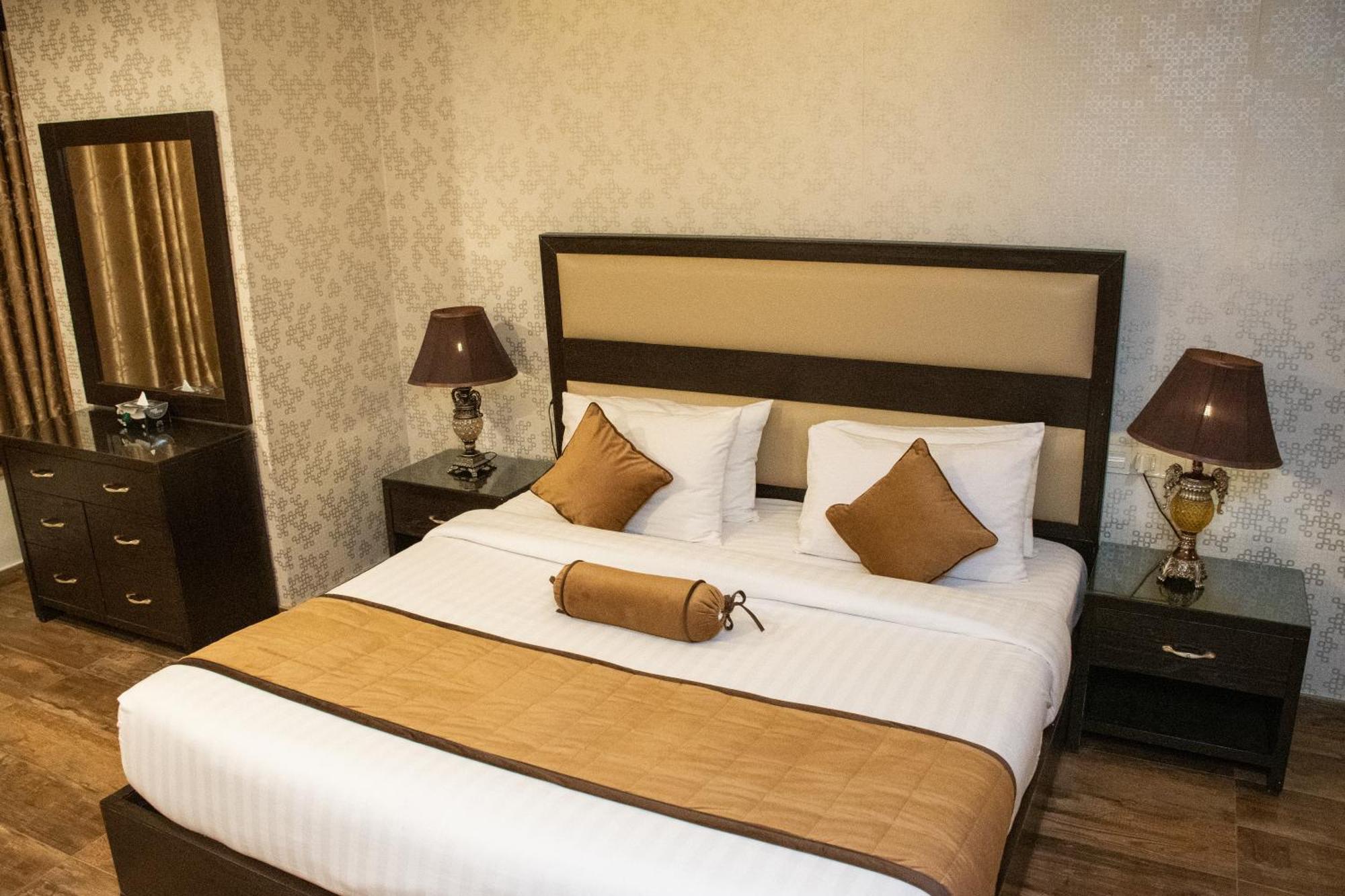 Centaurus Hotel Suites Исламабад Экстерьер фото